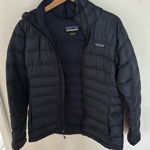 Excellent condition navy Patagonia puffer jacket with hood